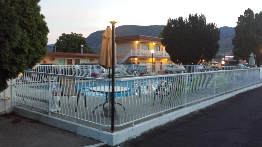 Swiss Sunset Inn Penticton Eksteriør billede
