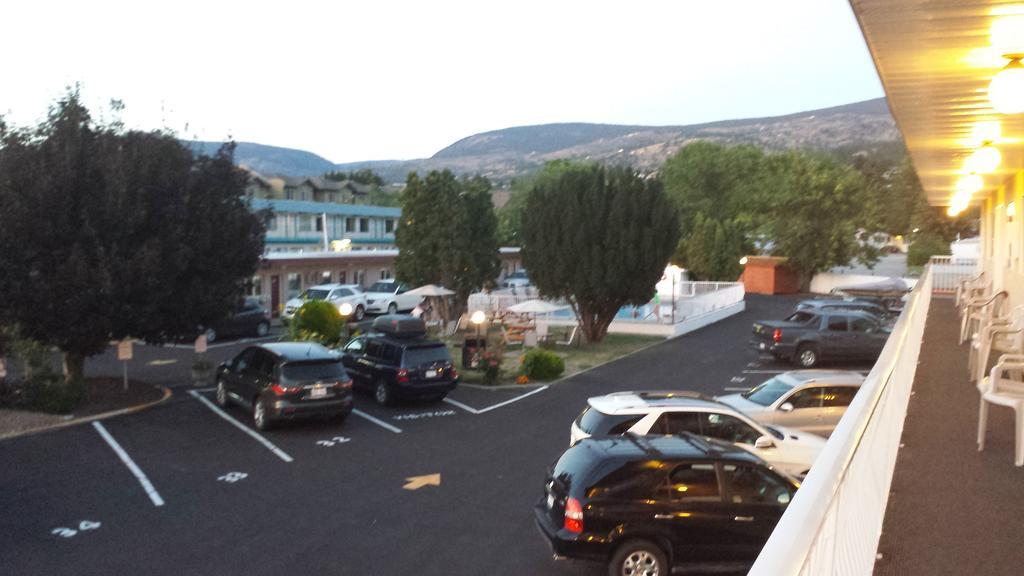 Swiss Sunset Inn Penticton Eksteriør billede